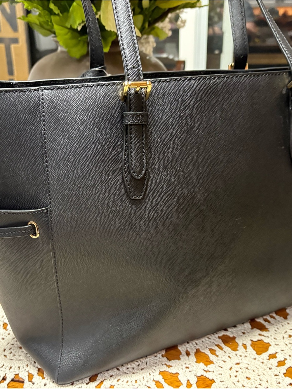 Michael Kors Jet Set Large Black Saffiano Leather Work Tote Gold Hardware - Picture 5 of 9
